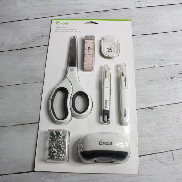 Cricut Sewing Tool Kit Scissors Leather Thimble Seam Ripper Pin Cushion - Picture 3 of 6
